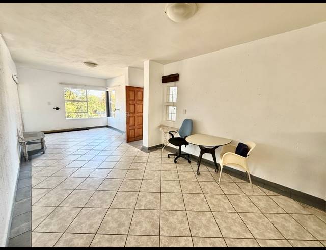 2 BEDROOM APARTMENT TO LET IN WINDSOR EAST